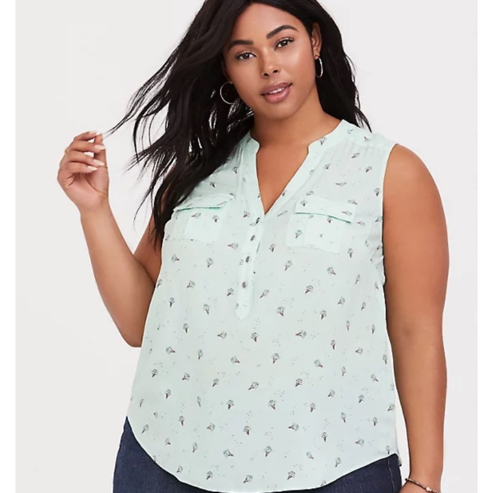 Torrid  MINT ICE CREAM CHALLIS PULLOVER TANK